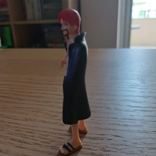 Shanks figure from One Piece like new, 8 cm