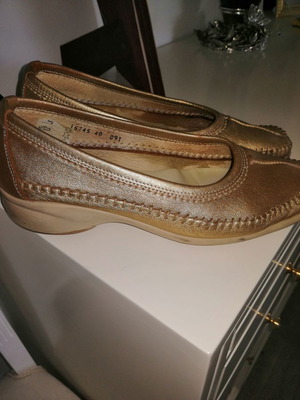 Women’s anatomical shoes used, size 40, leather