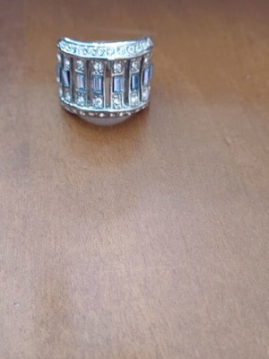 Ring new with blue stones silver