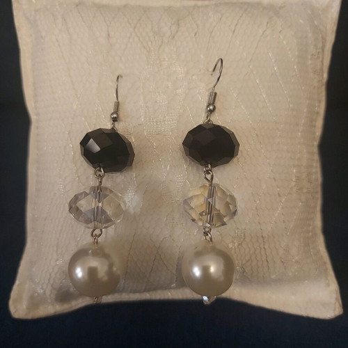 Handmade earrings new, black and white