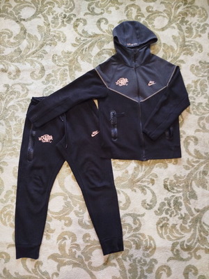 Nike x Syna Wrld Tech Fleece σετ φόρμας σε μαύρο και γκρι, ανδρικό XS