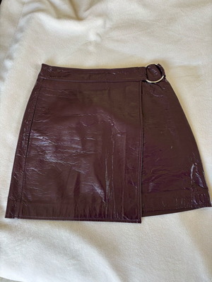 Bershka leather-style skirt like new, xs, burgundy