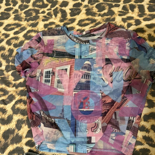 H&M mako shorts and Primark transparent blouse like new, multicolor