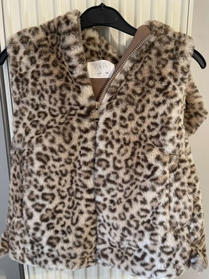 Zara kids faux fur vest like new with animal print