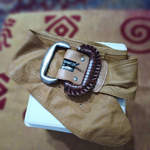 Women’s suede belt used, light brown, brand Bettina