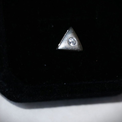 Μικρό διακριτικό μενταγιόν ασημένιο sterling silver 925 με ζιρκόνια και αόρατο κορδόνι καινούργιο