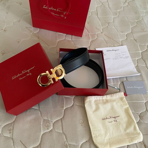 Salvatore Ferragamo belt with elegant minimal design