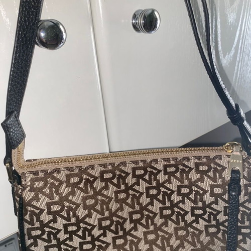 DKNY crossbody bag like new, black and beige