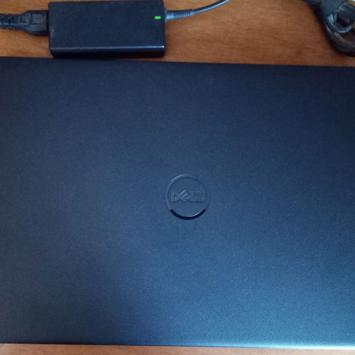 Dell Inspiron 3576 laptop i5 8250U 8GB RAM 750GB HDD AMD Radeon 520