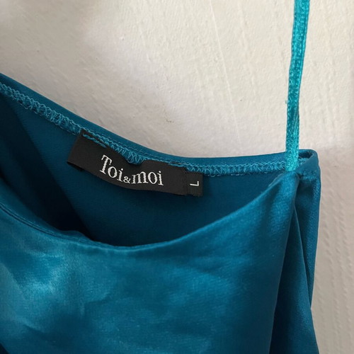 Toi&Moi satin top like new, size M-L, blue