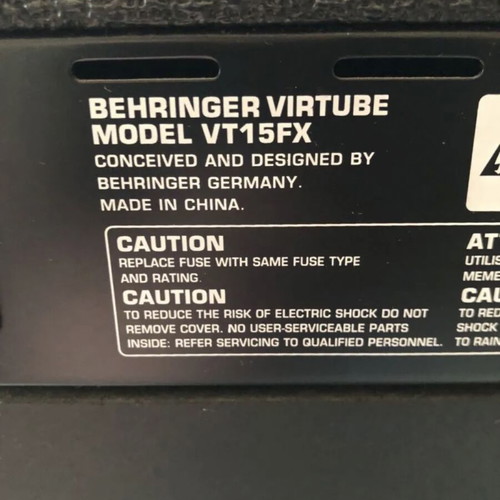 Behringer VT15FX 15 Watt guitar amplifier used, 8" combo