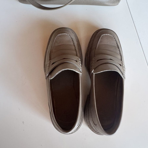 Massimo Dutti beige leather loafers like new, size 37-37.5