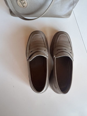 Massimo Dutti beige leather loafers like new, size 37-37.5