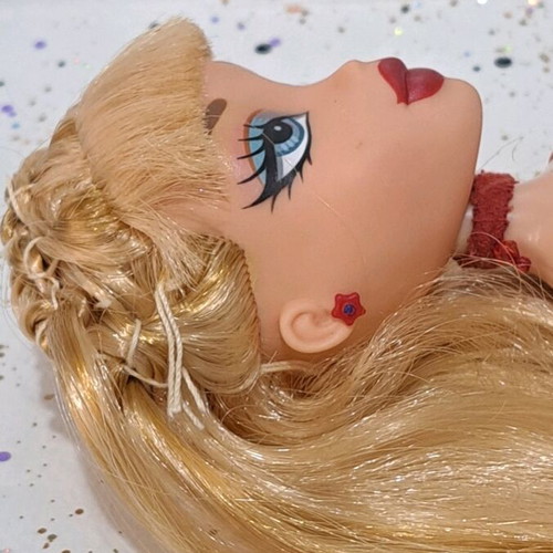 Bratz Independence Day Cloe used doll with flaws