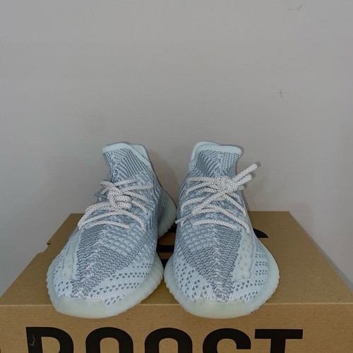 Yeezy Boost 350 V2 Static sneaker new, size 39 1/3