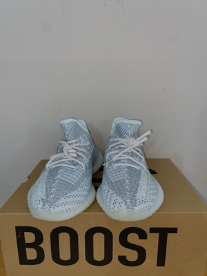 Yeezy Boost 350 V2 Static sneaker new, size 39 1/3