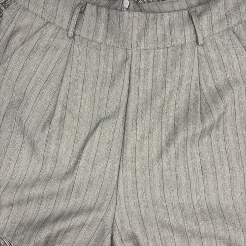 High-Waisted Women's Shorts with Pleats Shein like new, beige gray