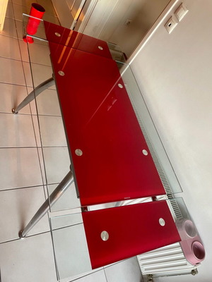 Dining table red tempered glass extendable like new