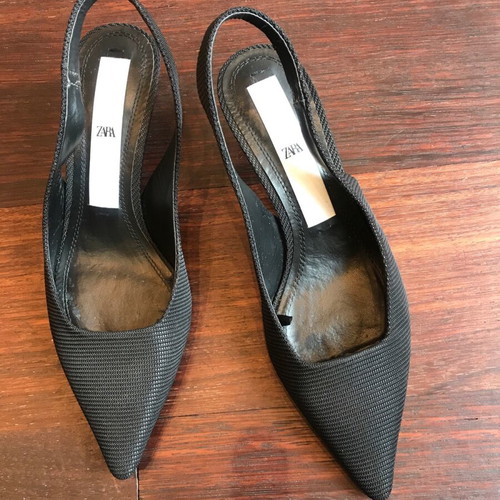 Zara black slingback pumps with textured fabric like new, size 37