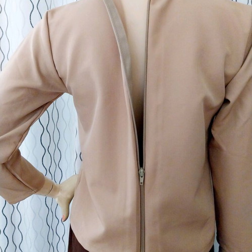 Top with back zipper like new, beige, size S