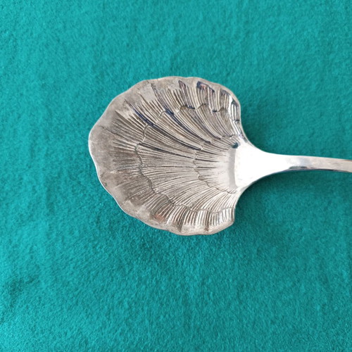 Vintage Art Nouveau silver-plated serving spoon like new