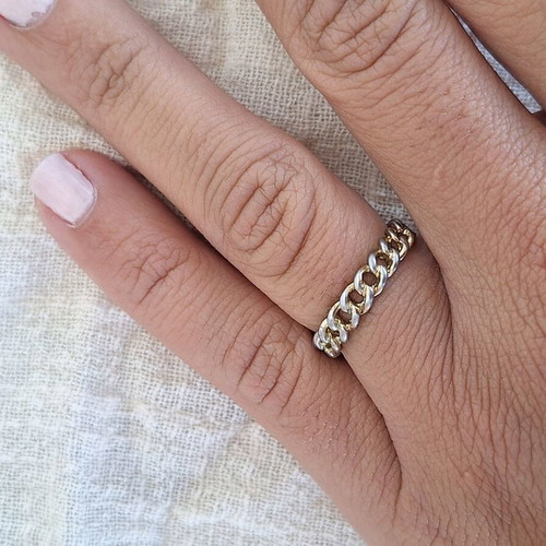 Metal chain ring used, size 8 or 18