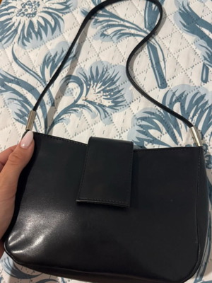 Vintage crossbody bag black with zipper, like new