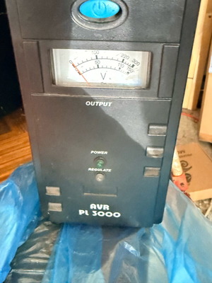 Σταθεροποιητής τάσης σαν καινούργιος AVR PL 3000