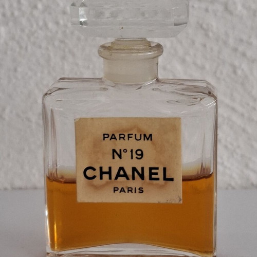 Chanel No. 19 Parfum Extrait 14 ml used, classic fragrance