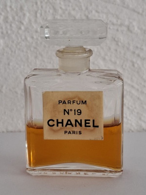 Chanel No. 19 Parfum Extrait 14 ml used, classic fragrance