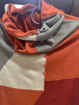 Women's turtleneck sweater like new, beige and red, size S