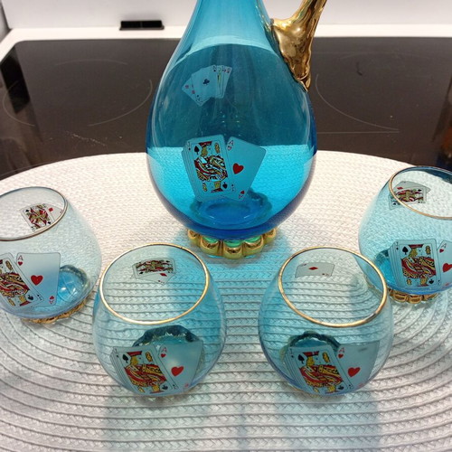 Carafe and 4 glasses with playing card design, like new