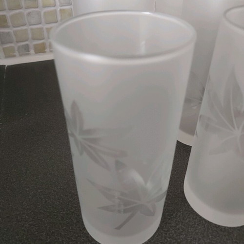 Water glasses like new