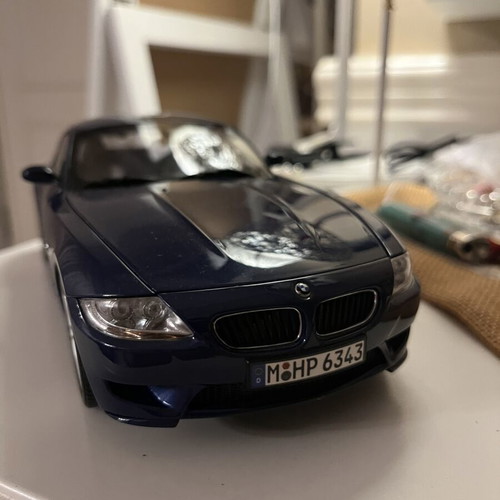 BMW Z4 M Kyosho model car like new, 1/18 scale
