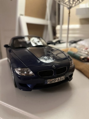 BMW Z4 M Kyosho model car like new, 1/18 scale