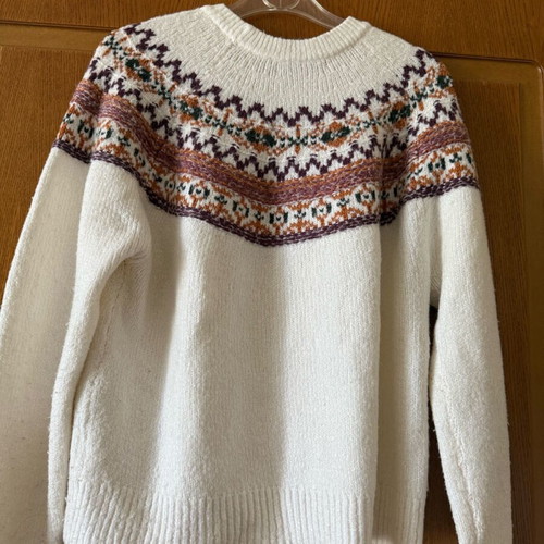 Pull & Bear knitted sweater size M like new, vintage, white and beige