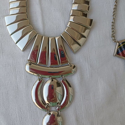 Metal necklaces used, pack of two pieces