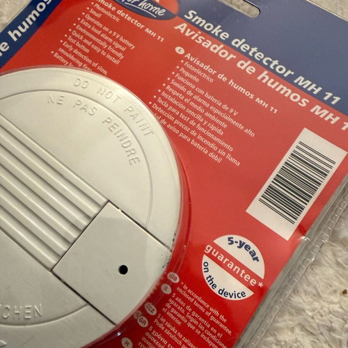 Smoke detector MH11 new with 9V battery included