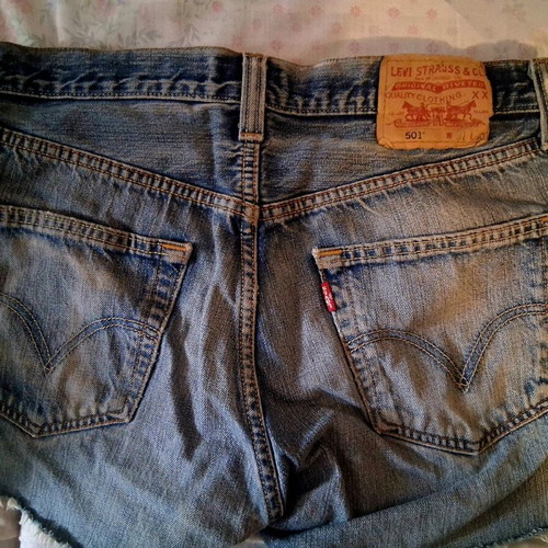 Τζιν γυναικείο σορτς Levi's σαν καινούργιο, μέγεθος M, μπλε και τιρκουάζ
