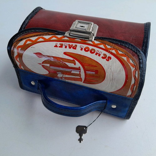 Children's leather lunch box new with lock from the 70s