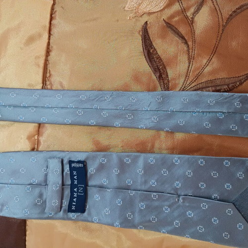 Conbipel Niama Man Silk Tie used, light gray geometric pattern