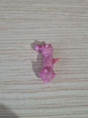Teratomachos accessory used, purple hand