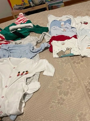 Baby clothes like new, 8 bodysuits and 3 rompers up to 6 months with elf costume