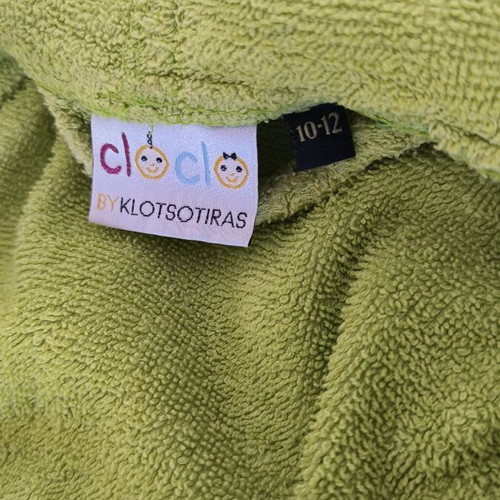 Unisex children's bathrobe size 10-12 used, with pockets