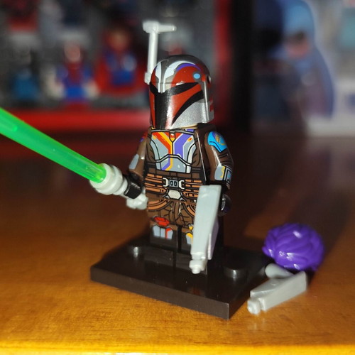 Sabine Wren figure like new with accessories