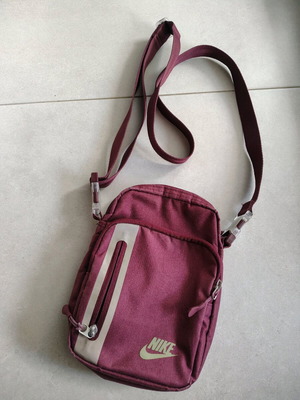 Nike crossbody bag burgundy like new with 4 compartments
