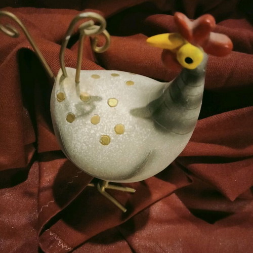 Decorative ceramic hen like new