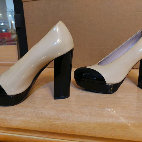 Pumps used size 38