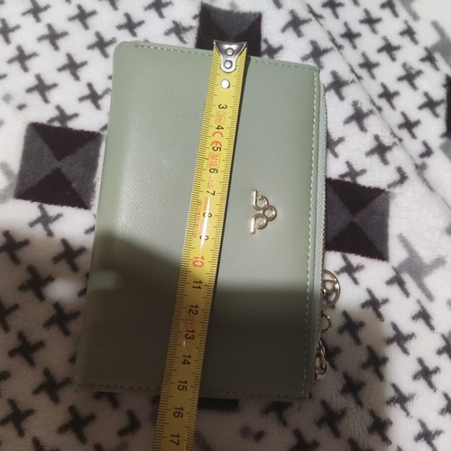 Wallet new, in a very nice color