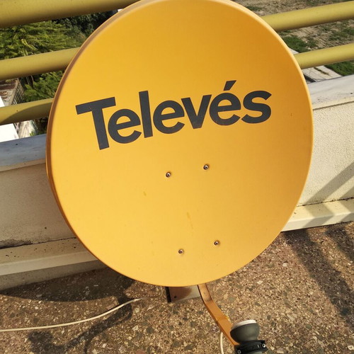Televes Satellite Dish Complete Set with Mount and LNB used